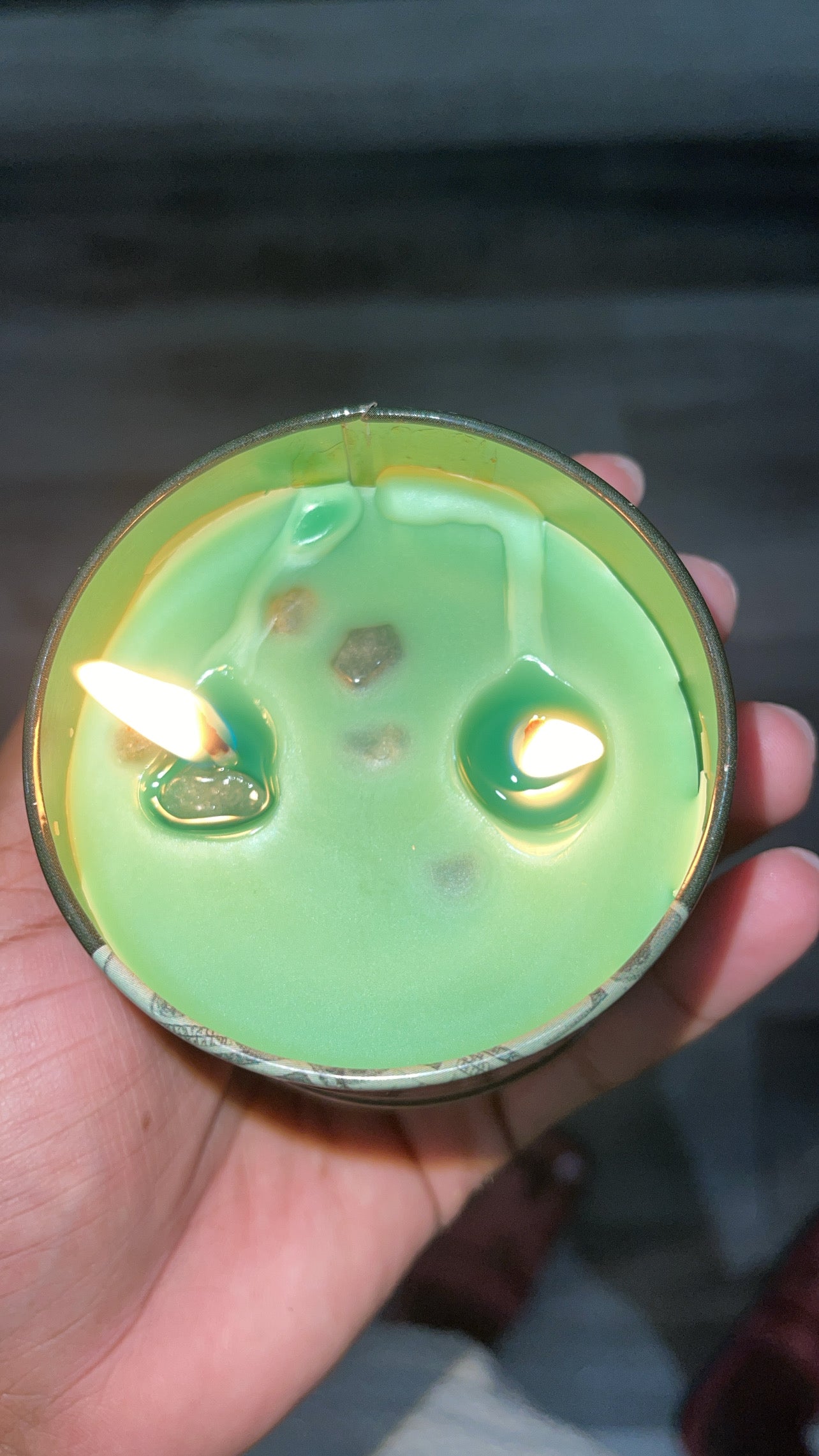 All purpose small tin candle with quartz
